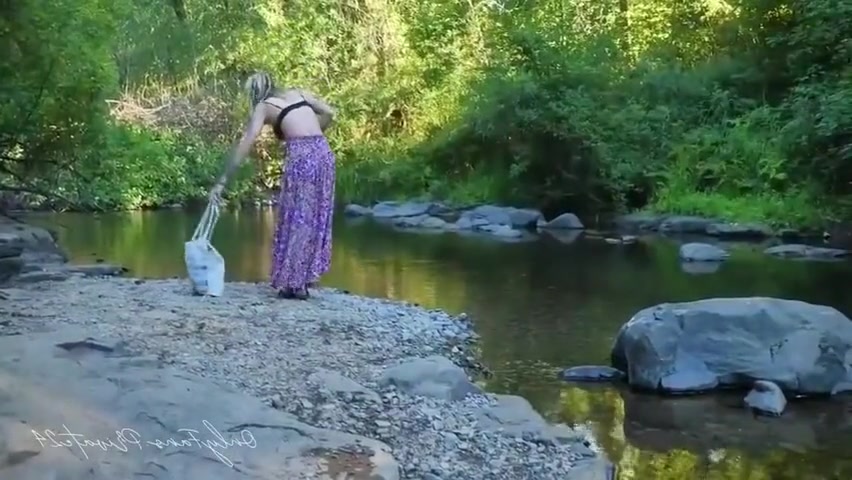 Beautiful Blonde Get Caught By Strangers