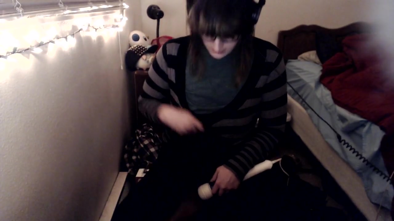 homemade chubby trans jerk cum with hitachi