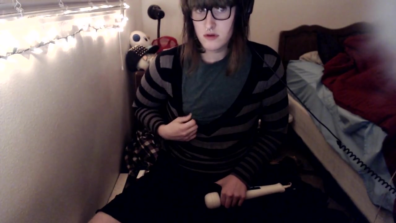 homemade chubby trans jerk cum with hitachi