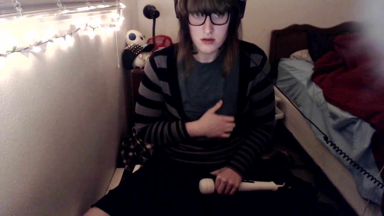 homemade chubby trans jerk cum with hitachi