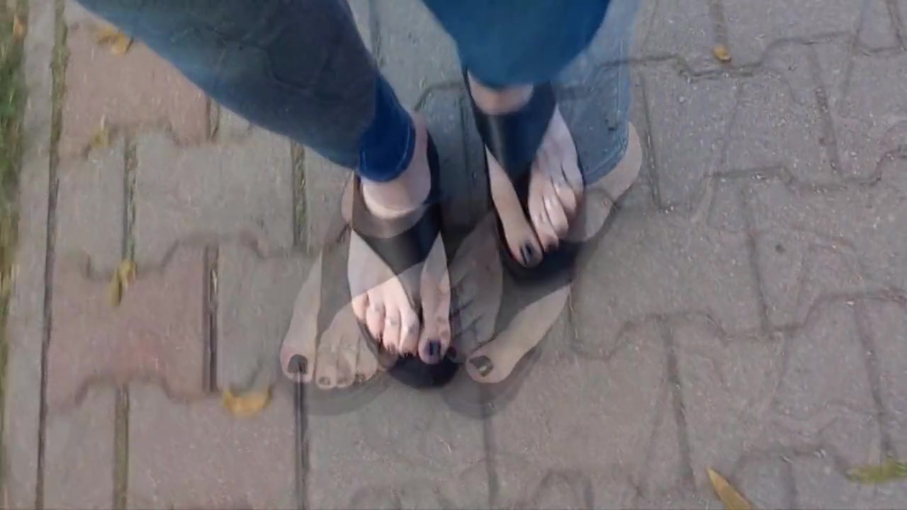I Walk Around And Show Off My Feet In Sexy Platform Flip Flops