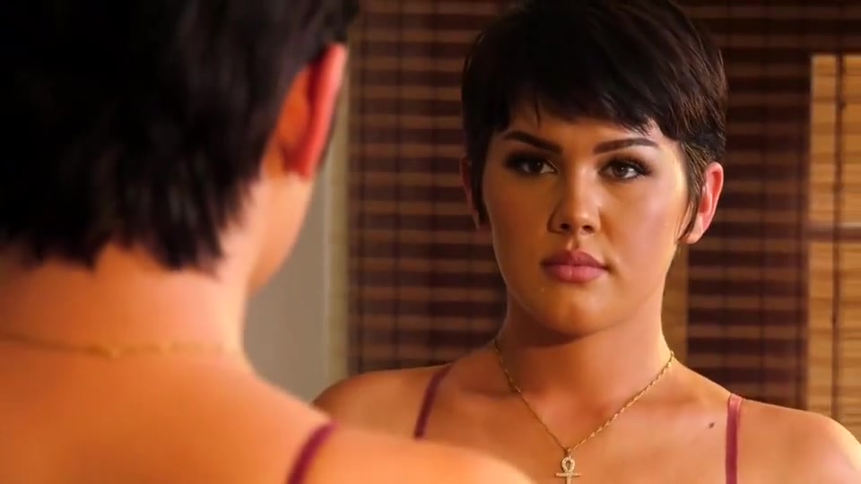 Daisy Taylor In Shemale Pornstar Fucks Nerd Guy