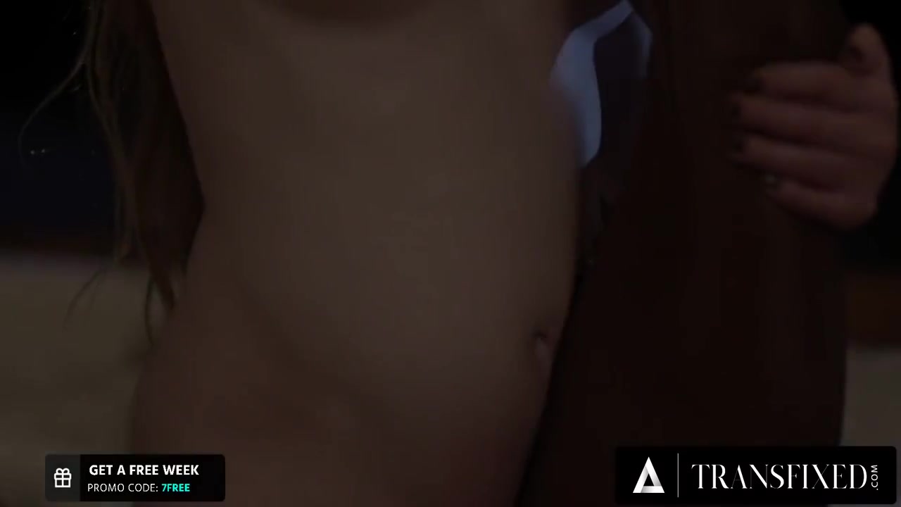 Janelle Fennec And Ana Foxxx In Trans Beauty Passionately Fucks Her Ex During A Moving Reunion