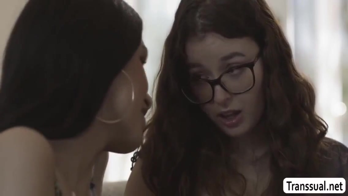 Leana Lovings In Nerd Geek Fucked By Friends Shemale Girlfriend 10 Min