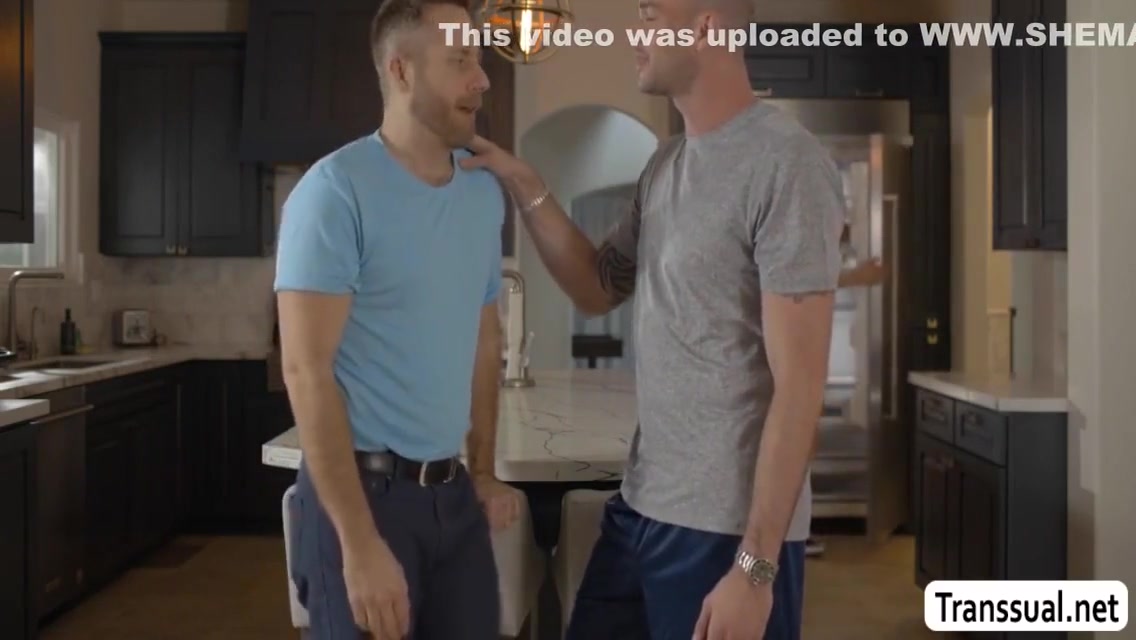 Horny Joel Follows Friends Ts Gf In Cr 10 Min