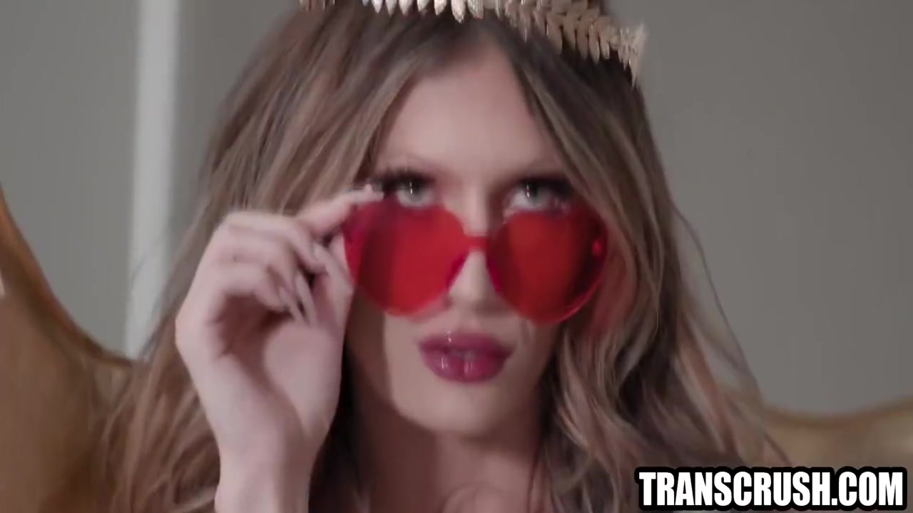 Lesbian Couple Gets Valentines Day Gift From Transgender Cupid 6 Min