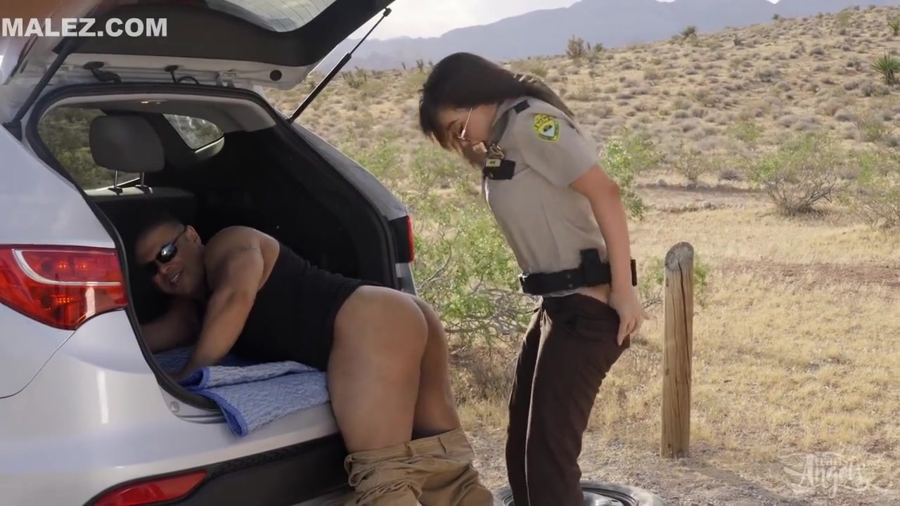 Shemale Sheriff Goes Wild With Emma Rose