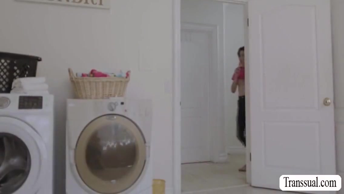 Shemale Maid Takes A Bath And Analed By Her Boss 10 Min