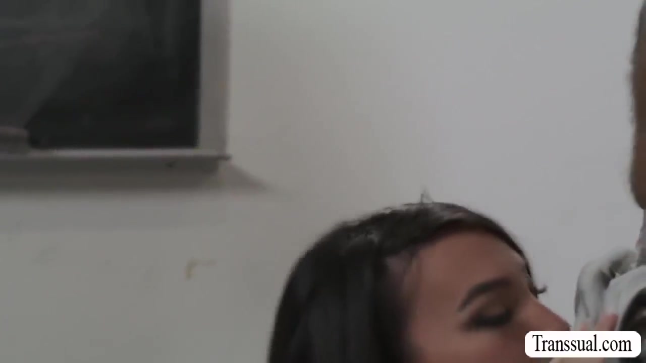 New Shemale Stepdaughter Gets Ass Fucked By Her