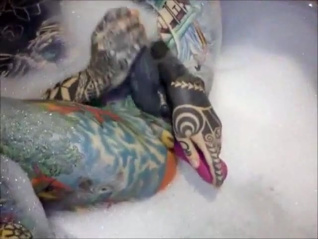 Hermaphrodite Tub Vibrator fun