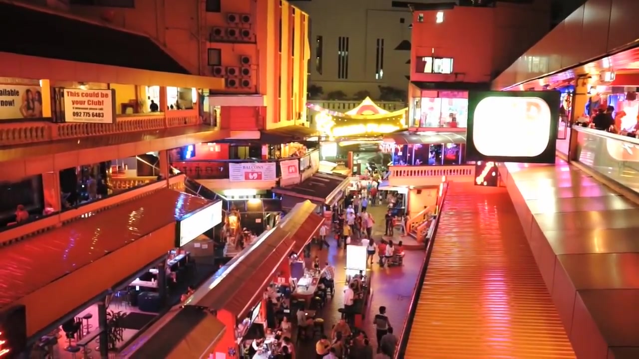 Travel to meet some gorgeous ladyboys 4