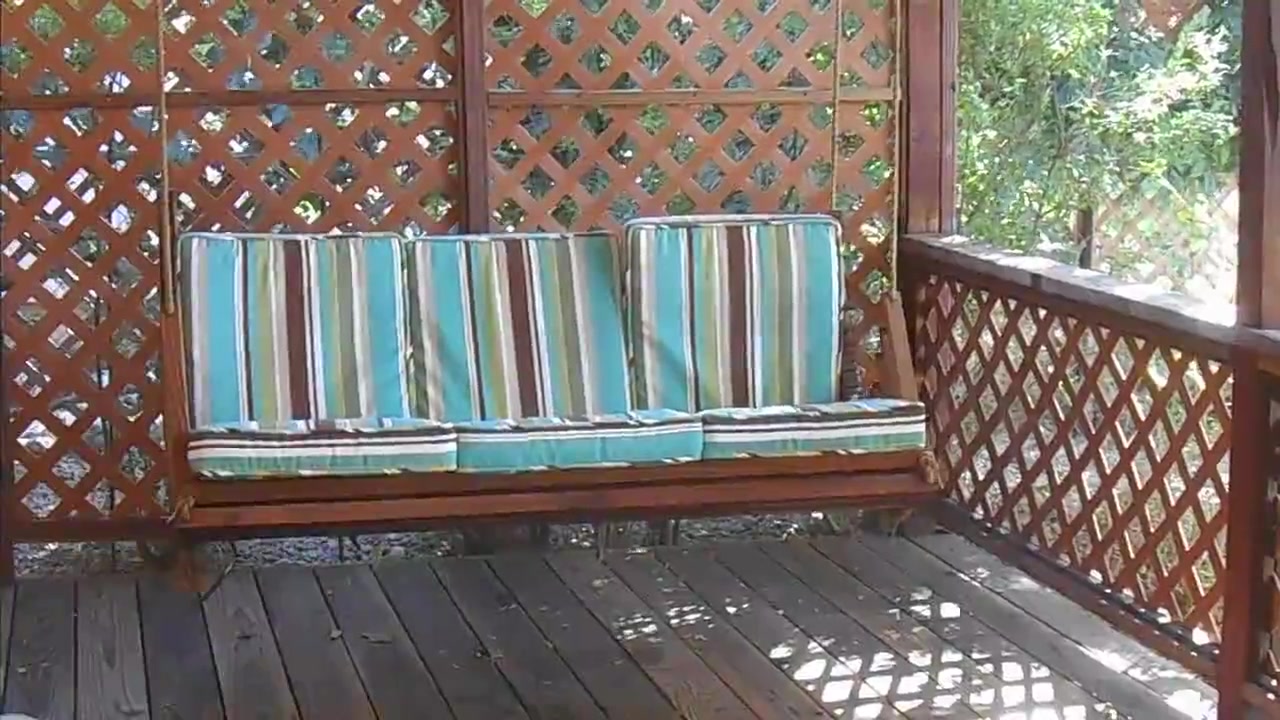 Swinging In The Nude