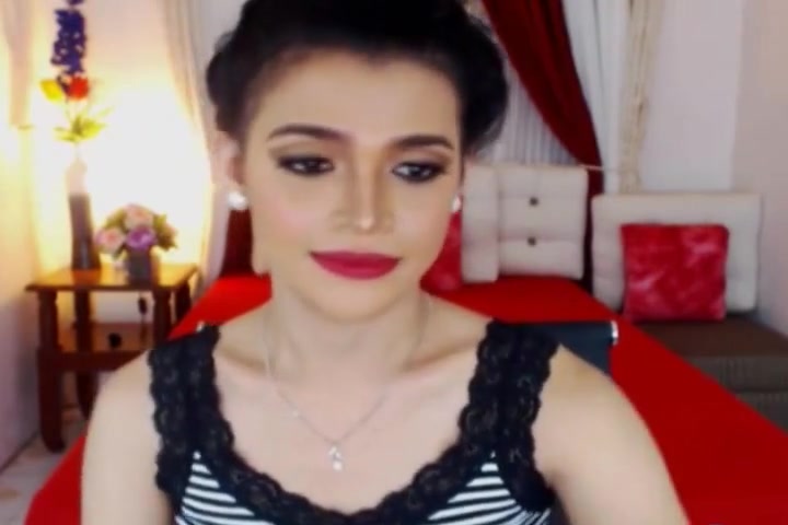 Hot Shemale Faps Huge Cock Til She Climaxed