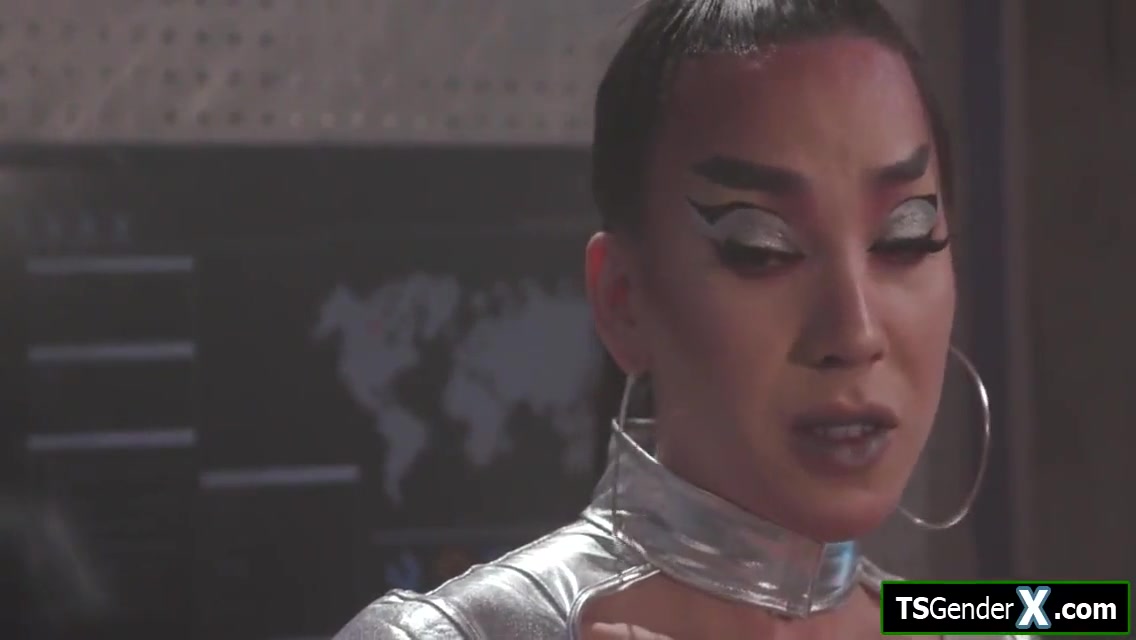 I Stumbled Upon A Horny Alien Looking For Semen 6 Min