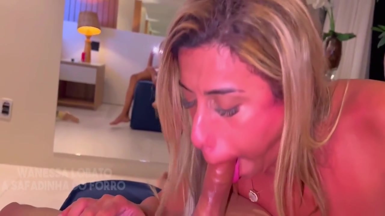 As Aventuras Da Safadinha Do Forro Em Recife: Novinho Do Pau Grande Comeu A Trans Safadinha Sem Camisinha E Ainda Gozou Na Cara 11 Min