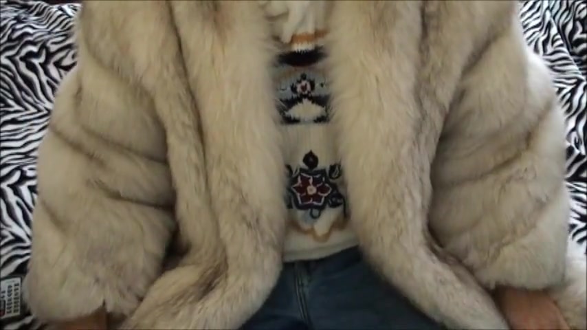 Masturbate and all wet with a nice fur fetish