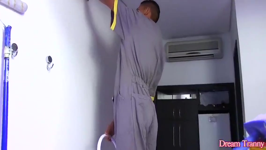 Sexy Tgirl Seduces The House Painter Into Hot Sex 15 Min - Nicolly Pantoja