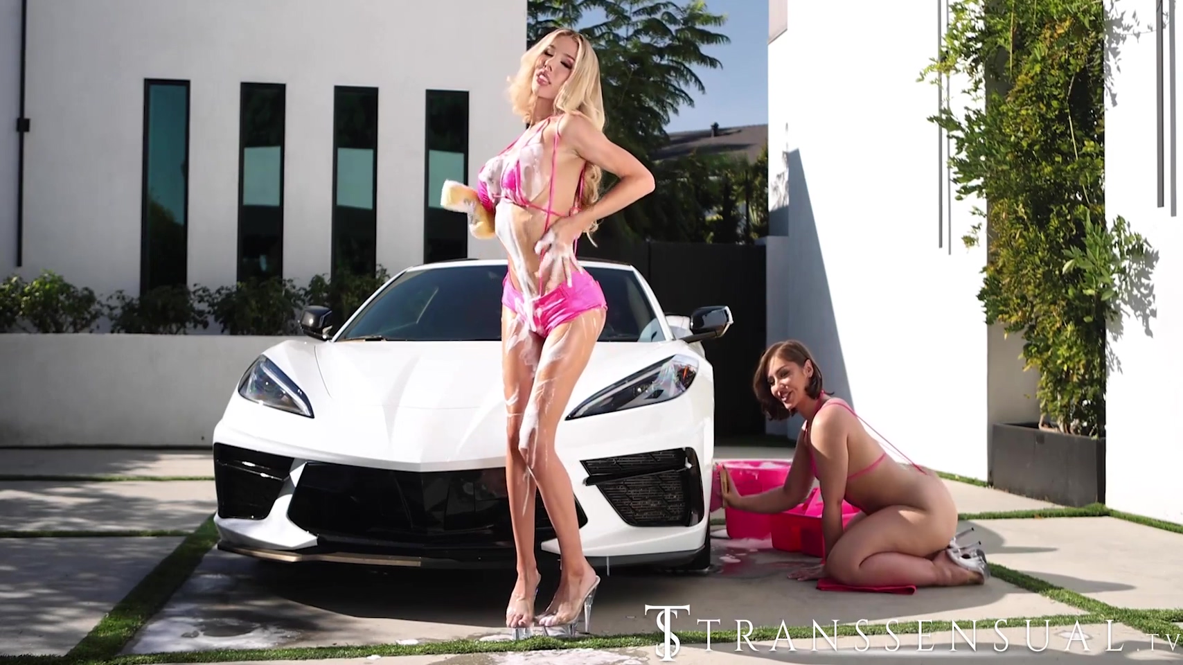 Two Girls Clean My Car And It Turns Out That One Has A Huge Dick 10 Min
