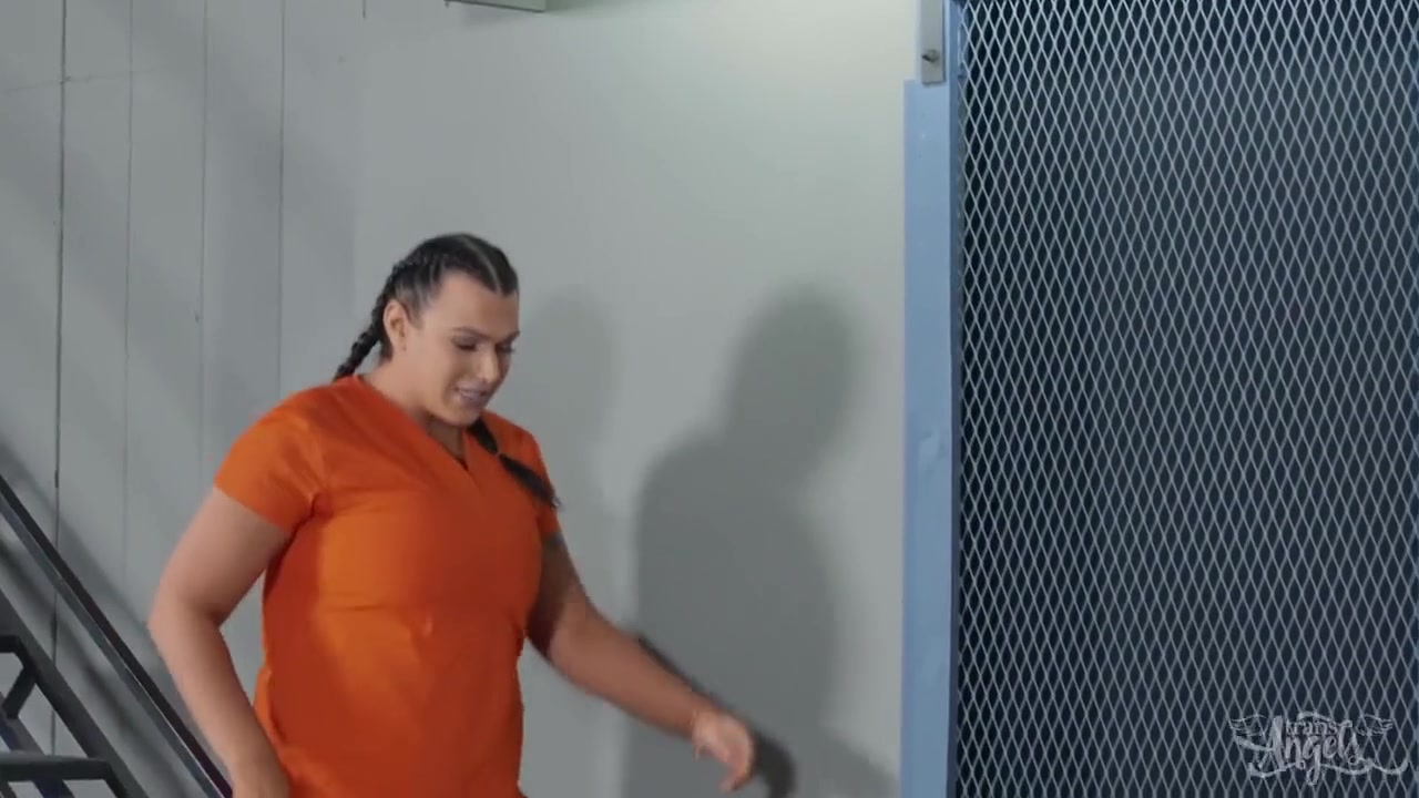 Ebony Kinky Girl With Strapon Fucks Shemale In The Jail