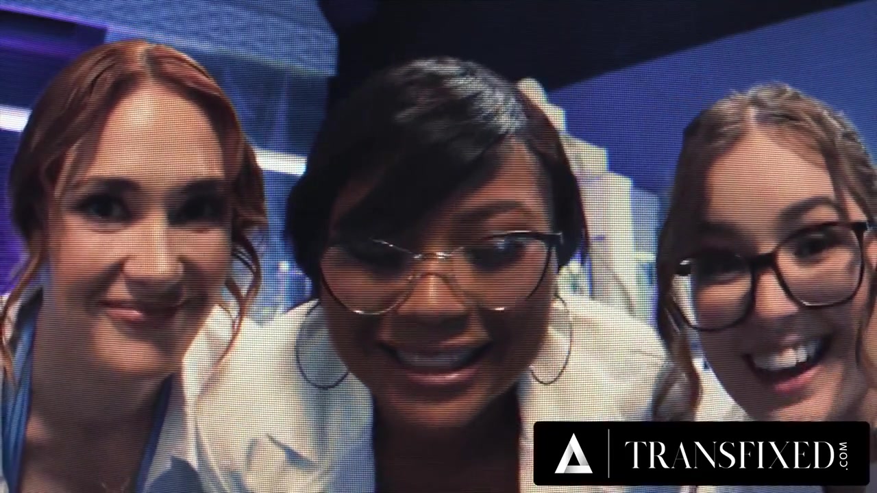 Khloe Kay And Zariah Aura In Dolls Get