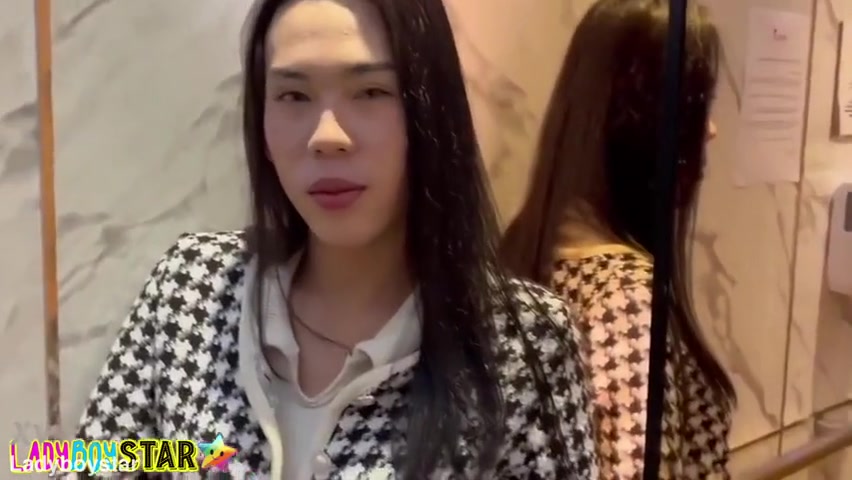 Gus 20 Yo Thai Ladyboy With Blue Eyes And Braces