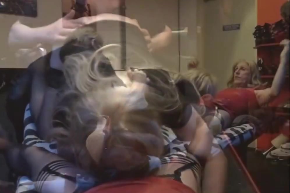 Sir Rob, Daphne And Mrs Samantha In A Rim And Blowjob Session