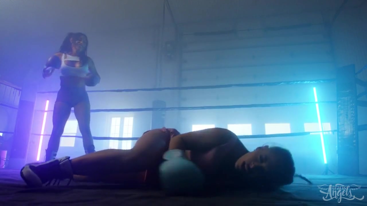 Große Titten In Kinky T-girl And Fitness Babe Unforgettable Xxx Video