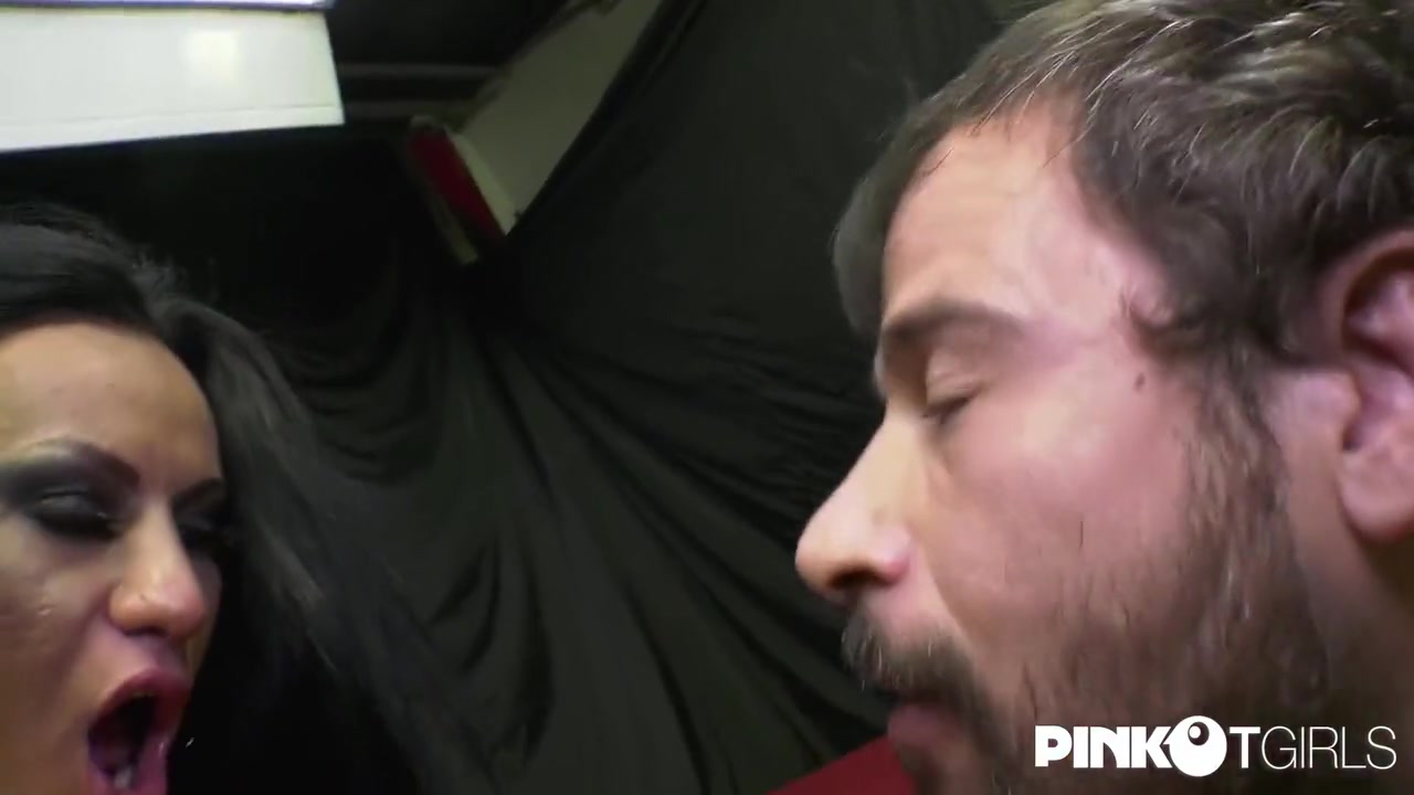 Miranda Shemale Cums Like A Monster In The Boys Ass