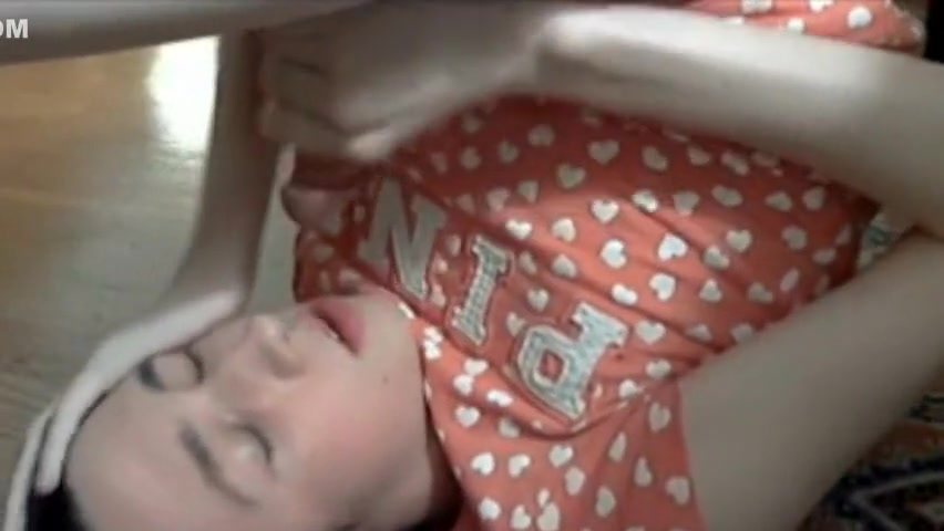 Self sucking on floor