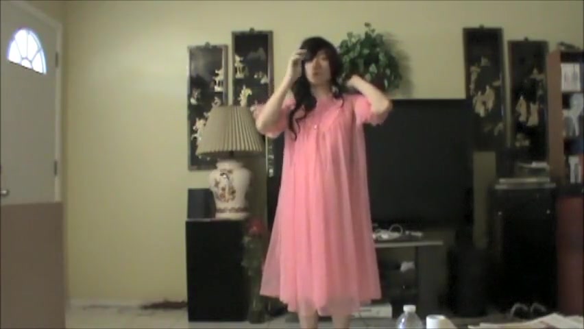 Asian Crossdesser in Pink