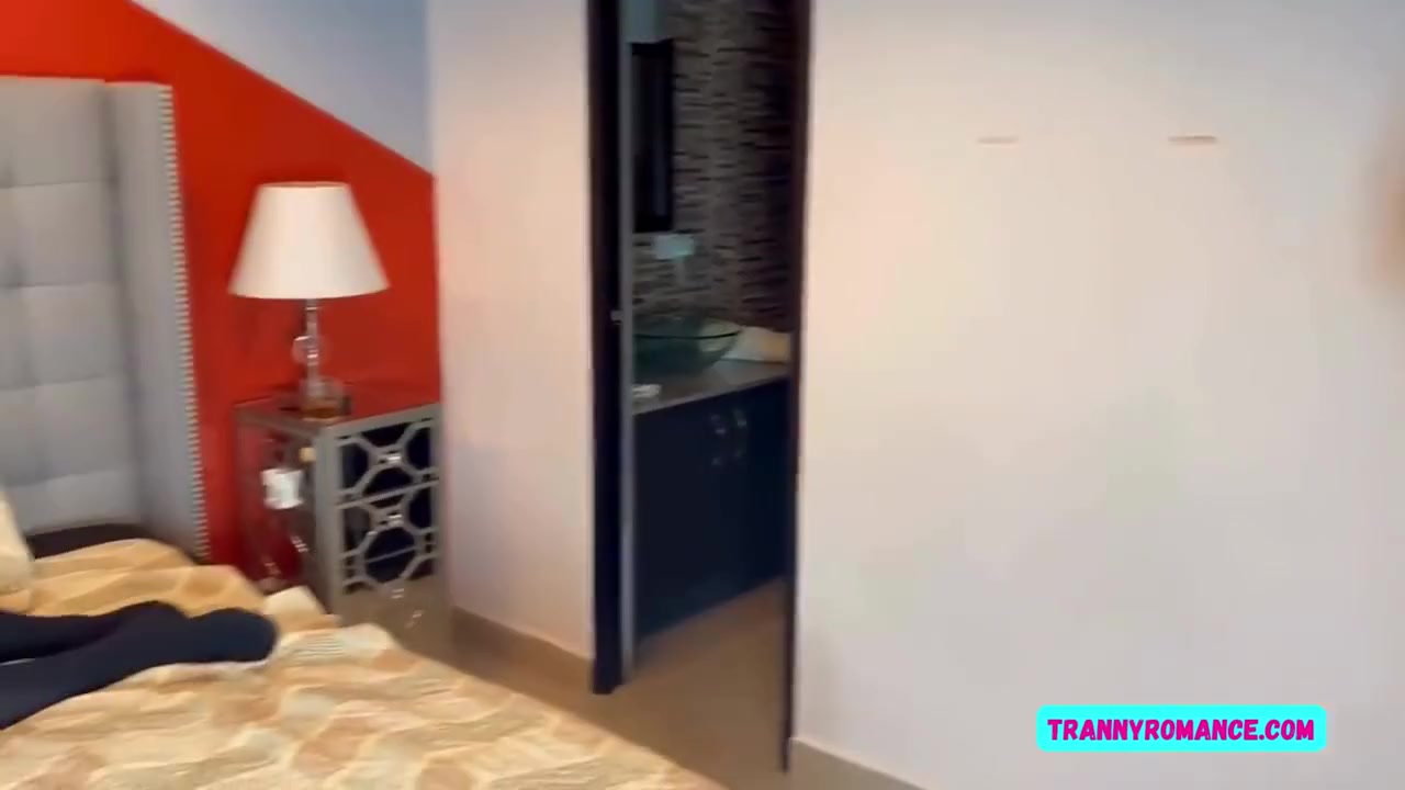 Busty Brasil Shemale Milf