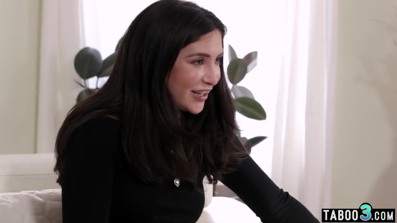 Journalist Making Interview On Prick With Jane Wilde, Aften Opal And Zariah Aura