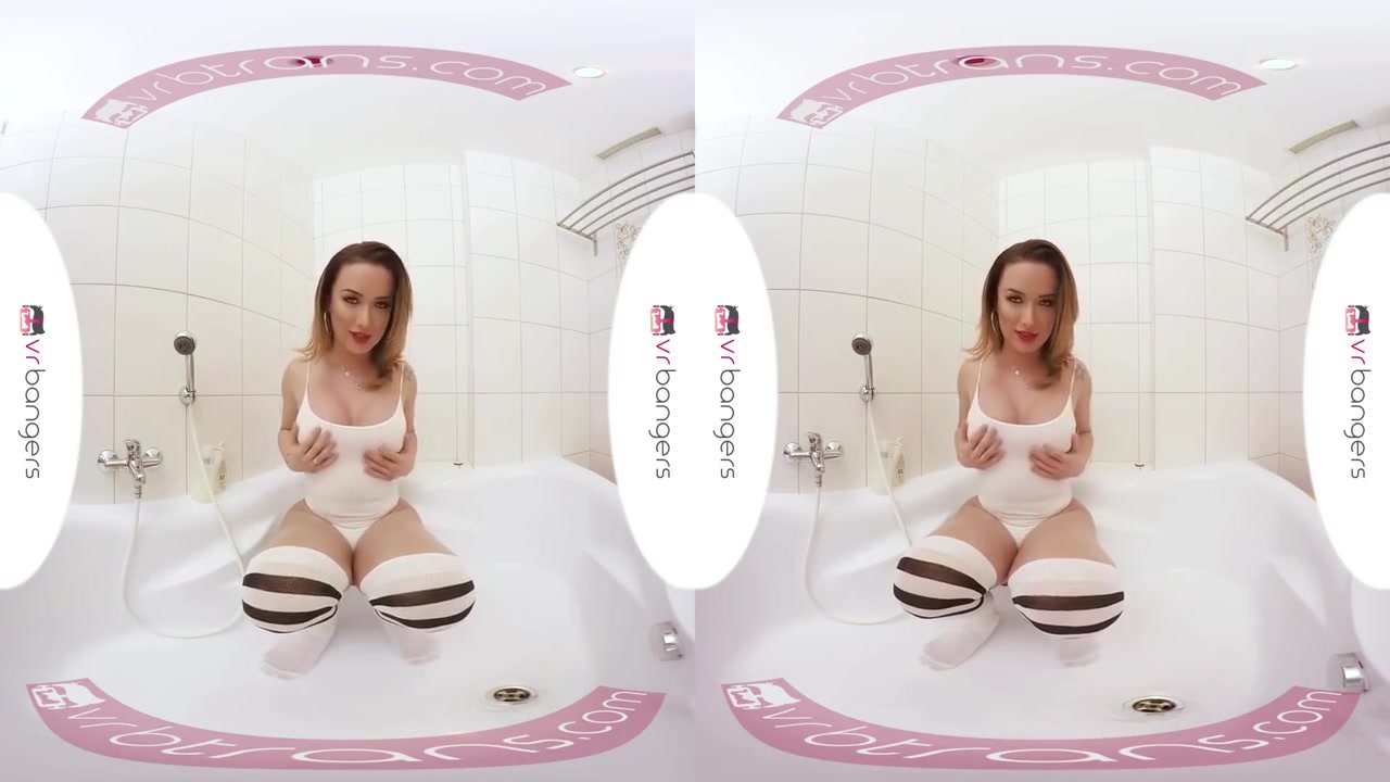 Bianka Nascimento In Ts Vr Porn - Big Tits Ts Masturbating And Ass Play In The Bathtub
