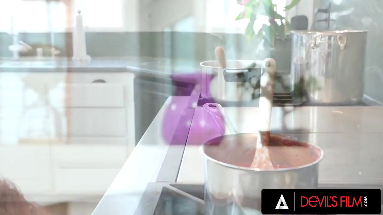 Busty Transsexual Gets Turned On For Anal Sex While Cooking Dinner - Janie Blade