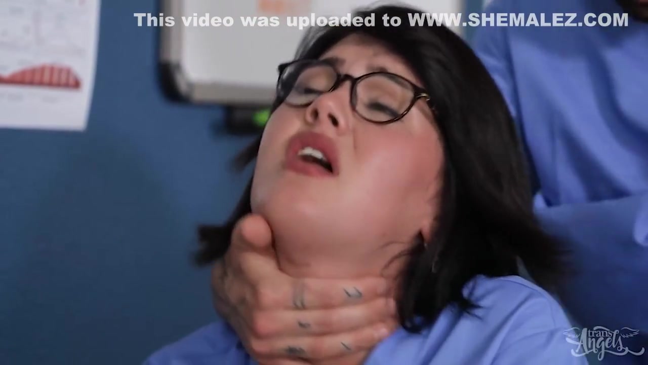 Chris Taylor, Daisy Taylor And Chris Damned - Horny Interns And Chris Get Distracted While Working To Fuck