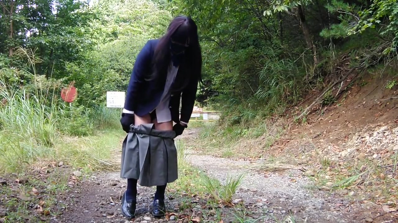 Cute School Uniforms Honoka Is Forest Bathing In The Wild Forest With Outdoor Exposure