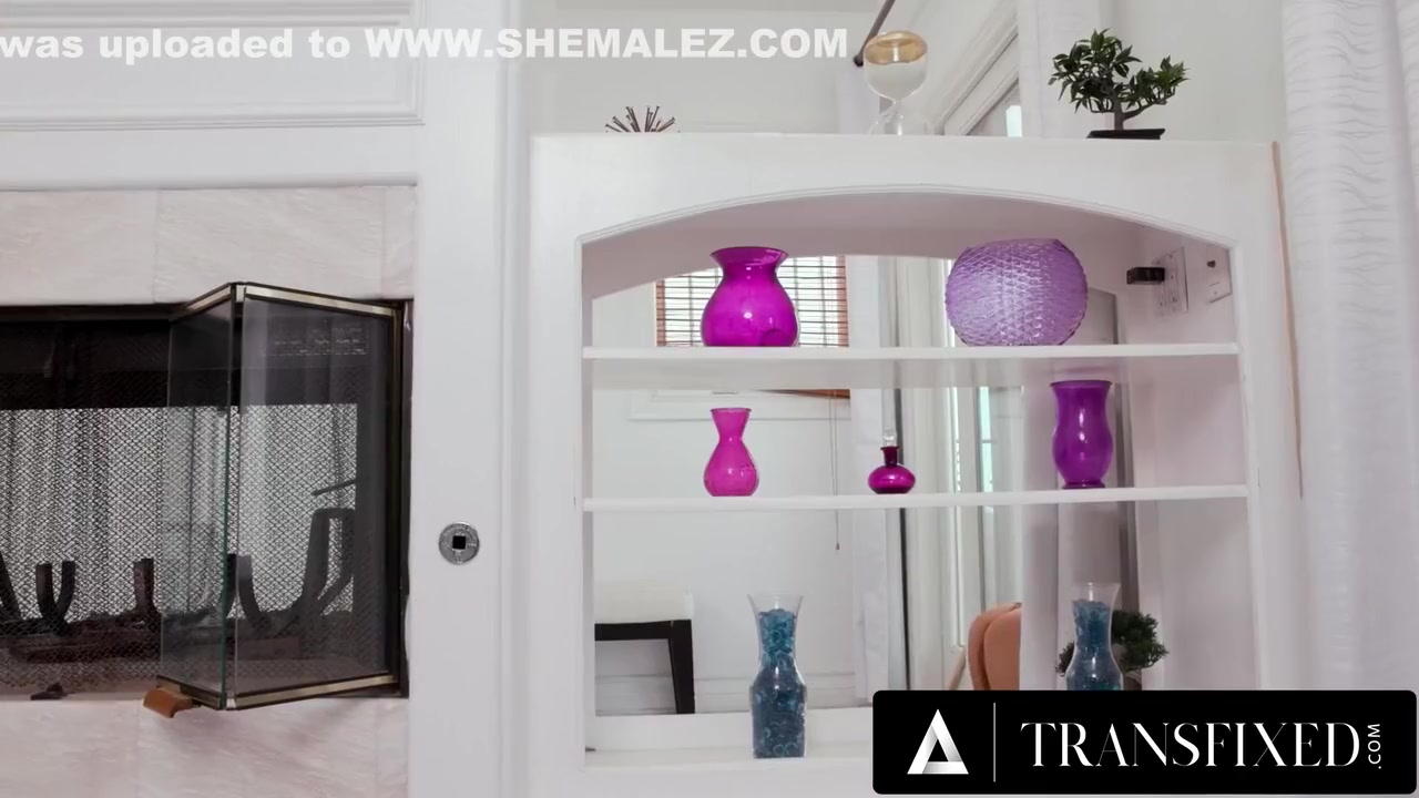 Lucky Horny Pool Guy Hard Fucks Hot Brittney Kades Perfect Ass While Shes Stuck!