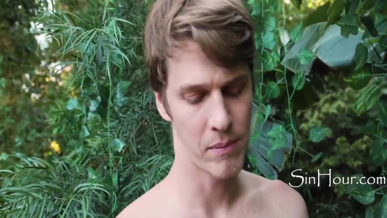 Apple Licks And Lusty Sticks 6 Min With Avery Lust And Sage Roux