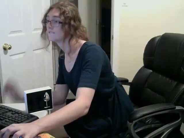 Cute tranny plays with girlfriend