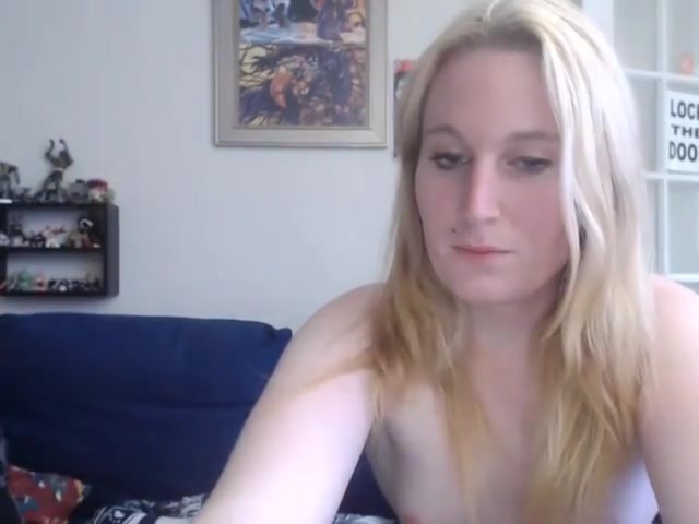 Two college girl trannies sucking an jerking each other