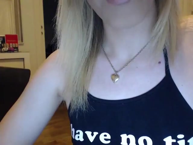 Blondy ts shows us her longy dick very directly