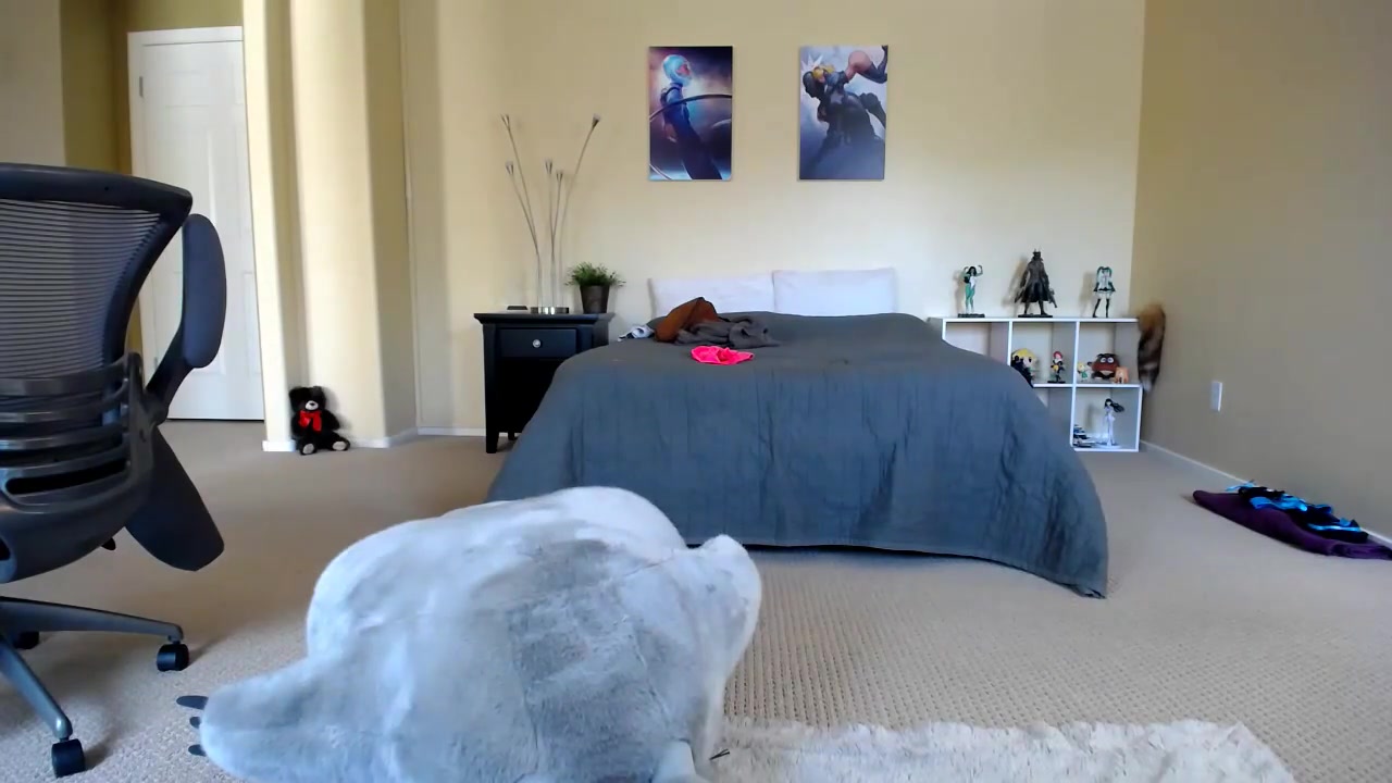 Shemale Wearing Glasses Jerks and Dribbles Cum