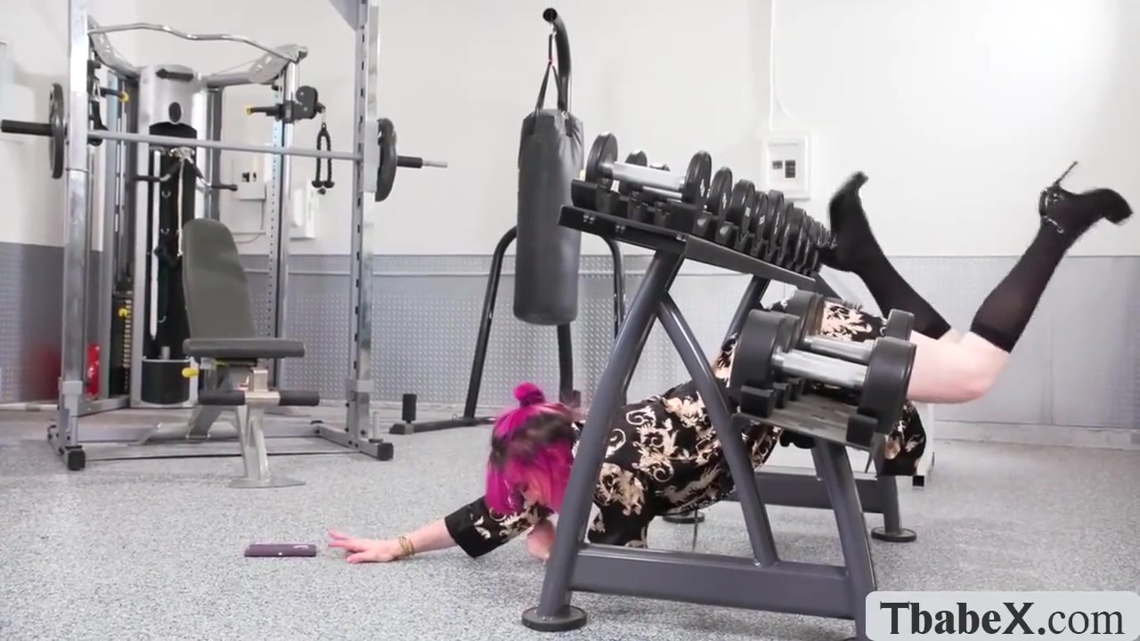 Got My Ass Stucked In The Gym And Get Fucked
