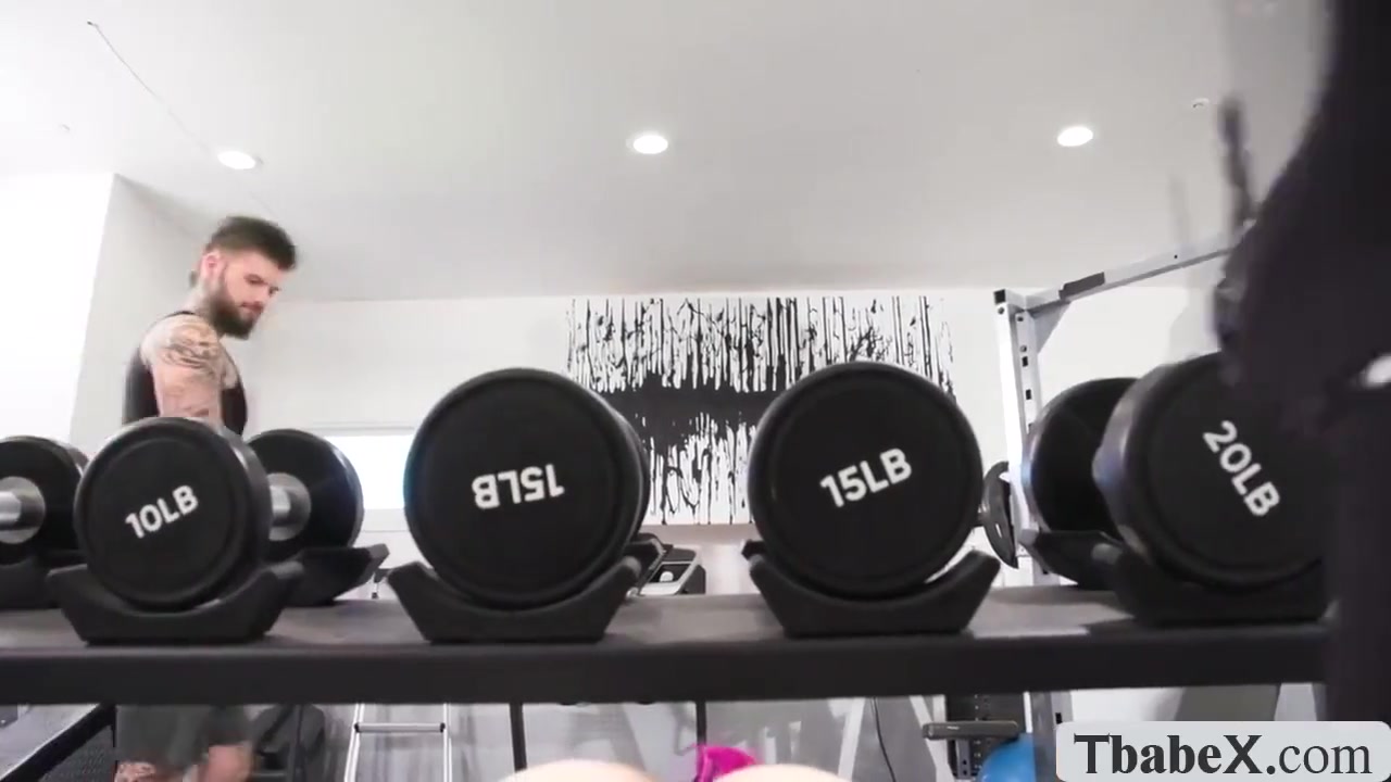 Got My Ass Stucked In The Gym And Get Fucked