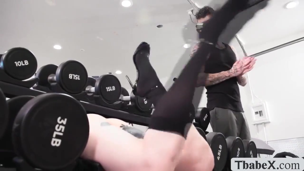 Got My Ass Stucked In The Gym And Get Fucked