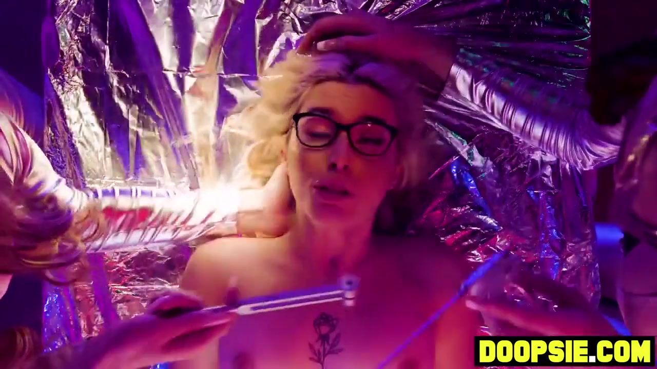 Two Big Dick Busty Trans Aliens Inspect
