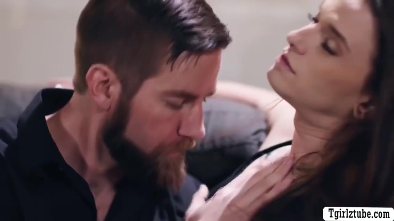 Lover Boy In Got Lucky And Fucks Ts Dates Tight Ass