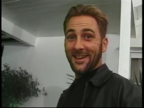 Butty shemale tryes mutual fuck