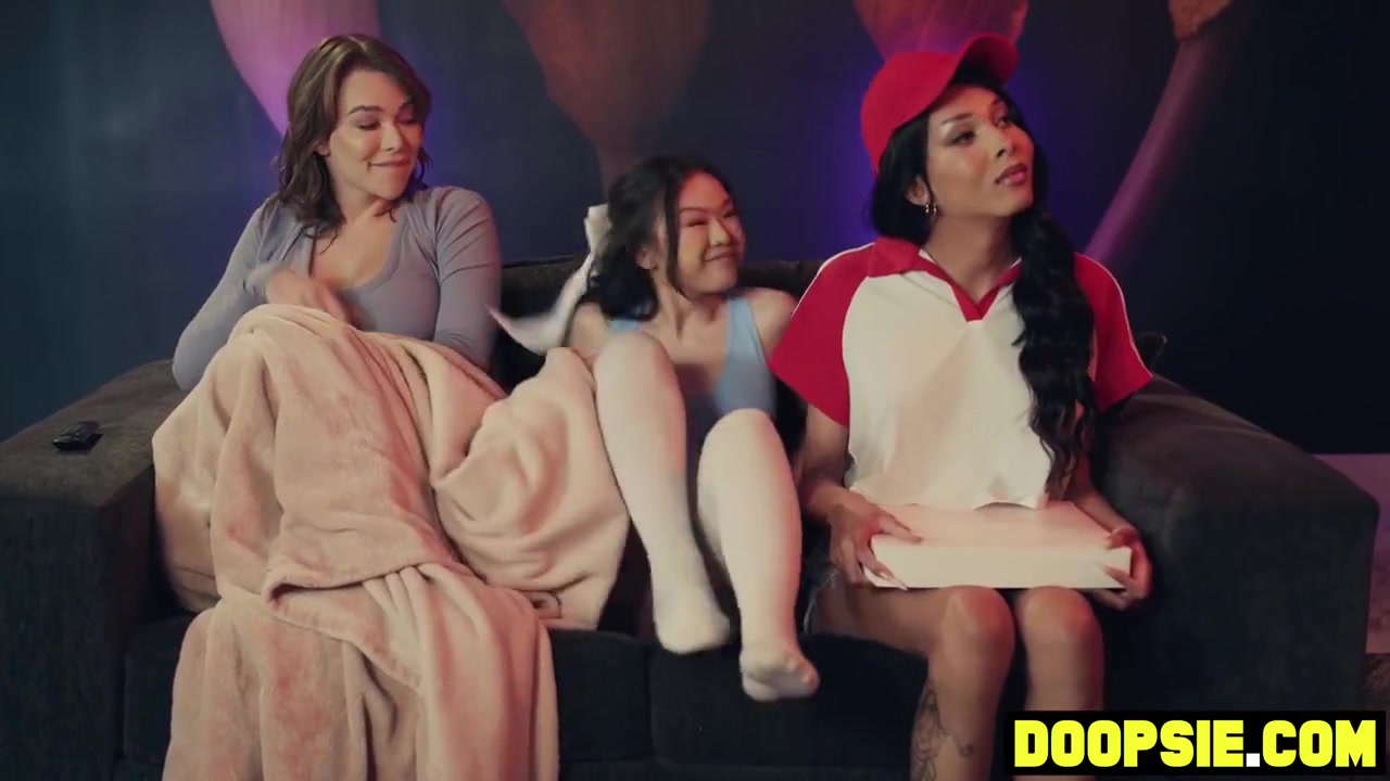 Valeria Atreides, Emma Rose And Lulu Chu - Movie Night Threesome Orgy For Full-breasted Shemales