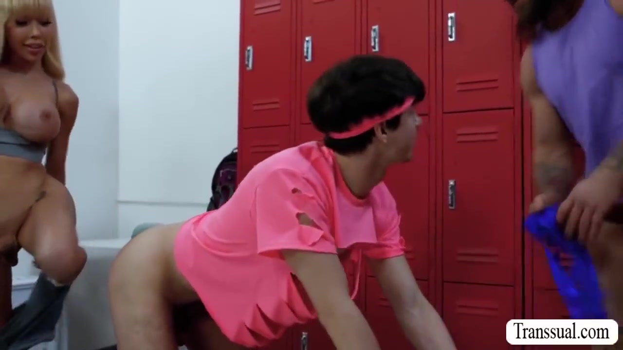 Gym Instructor Fucks Ts Client And Twink
